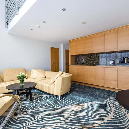 Mercure Vanagupe & 5*