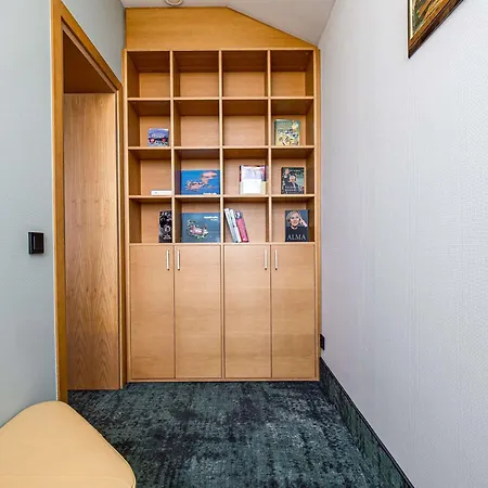 Mercure Vanagupe & מלון 5*