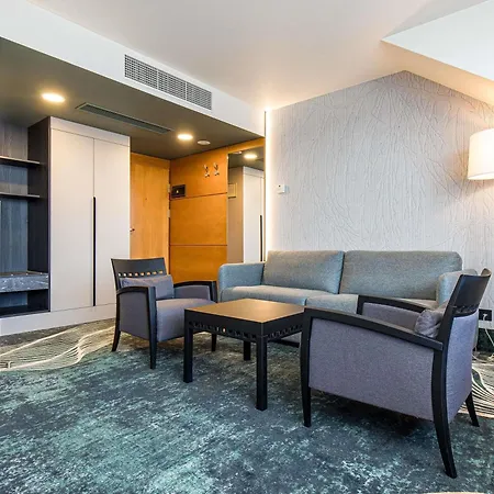 Mercure Vanagupe & 5*