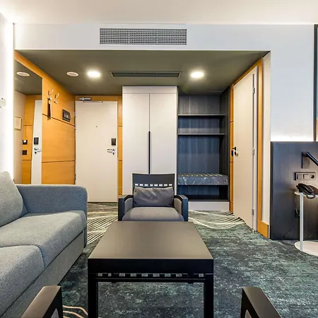 Mercure Vanagupe & פלאנגה