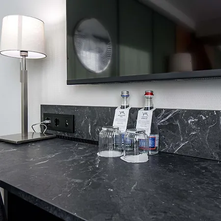 Mercure Vanagupe & بالانغا