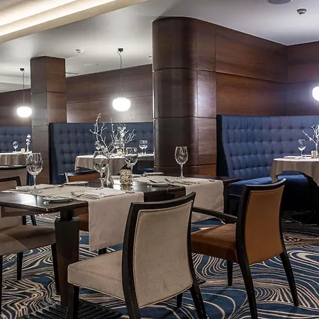 Mercure Vanagupe & 5*