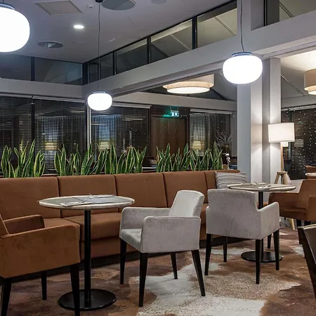 Mercure Vanagupe & מלון