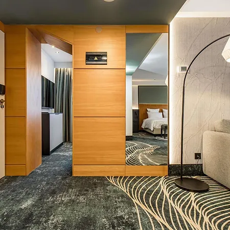 Mercure Vanagupe & מלון