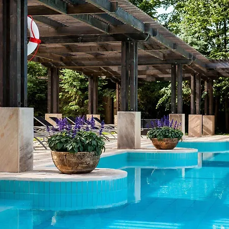 Mercure Vanagupe & מלון 5*