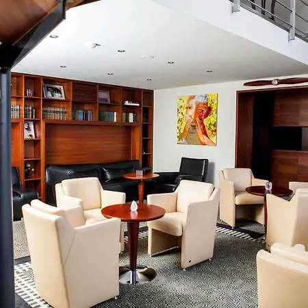 Mercure Vanagupe & فندق بالانغا