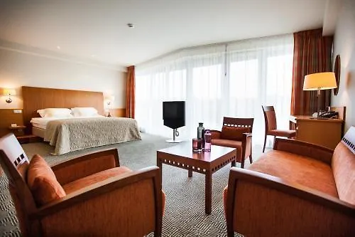 Mercure Vanagupe & 5*