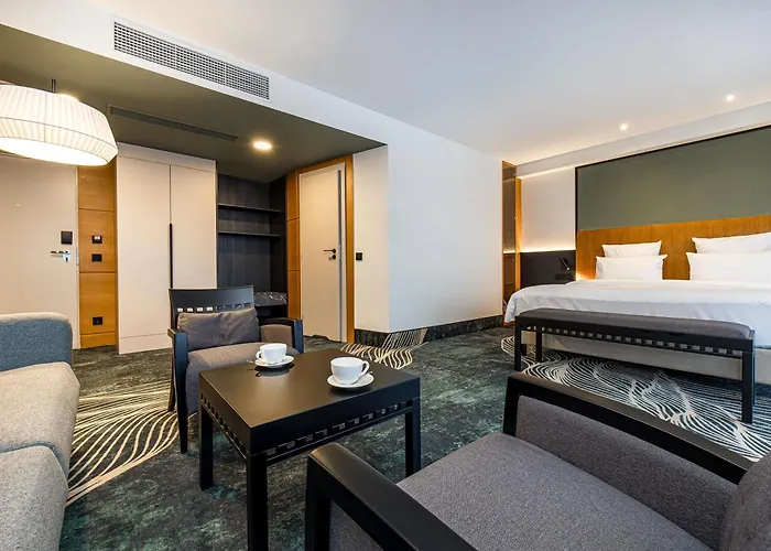 Mercure Vanagupe & Готель 5*