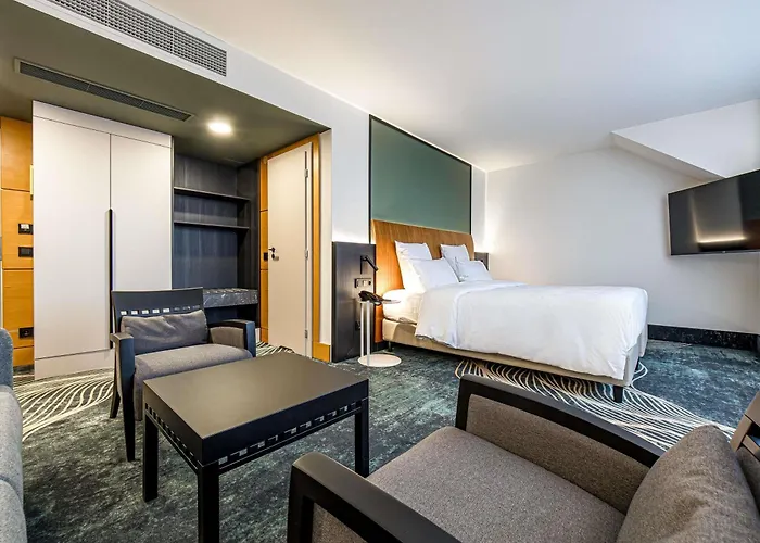 Mercure Vanagupe & 5*